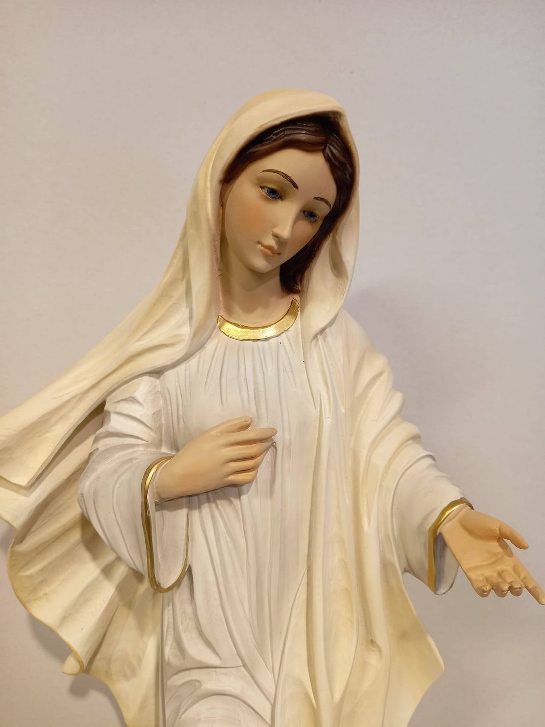 Statue of Our Lady of Medjugorje Cm 60 23,62 Inches With Glass Eyes, in