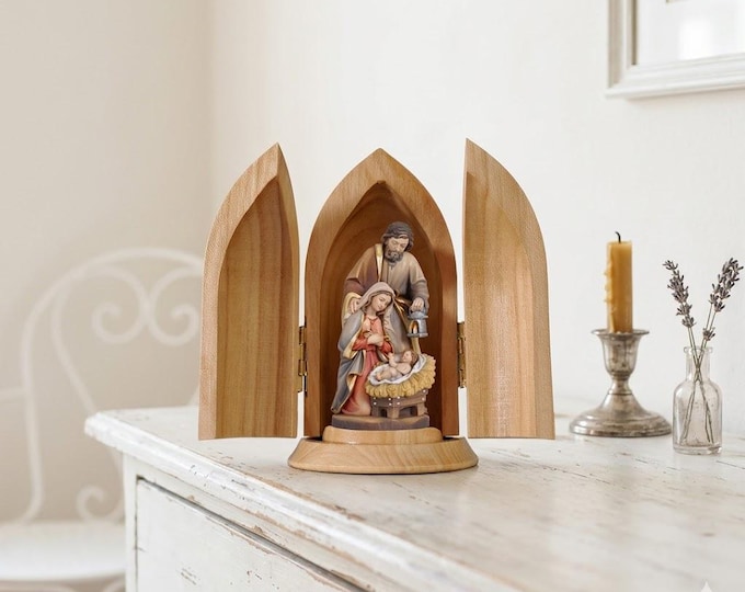 Holy Family Nativity Scene Sculpture with niche, carved in Valgardena wood, hand-decorated, made in Italy