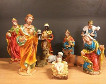 Complete nativity scene 30 cm (11.81 inches) composed of 10 pieces in resin decorated by hand ideal for outdoors and indoors
