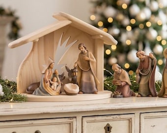 Nativity scene, Holy Family, Nativity, with stable, carved in Valgardena wood and decorated by hand, Italian production, various sizes