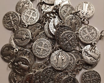 Set of Medals of Saint Benedict of Norcia, diameter cm 2 (0.78 inches), Italian artisan production, various quantities