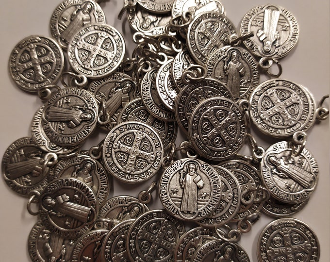 Set of Saint Benedict of Nursia medals diameter cm 2 (0.78 inches) of Italian artisan production various quantities