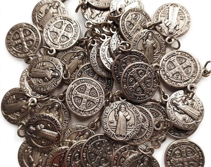 Set of medals of Saint Benedict of Norcia, diameter 2 cm (0.78 inches), handcrafted in Italy, various quantities