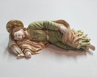Statue of sleeping Saint Joseph 21 cm (8.26 inches) in hand-decorated marble and resin, hand-crafted in Italy