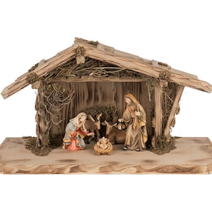 Hand-decorated nativity scene carved in Valgardena wood, 7 pieces with hut, various sizes available, Italian artisan production