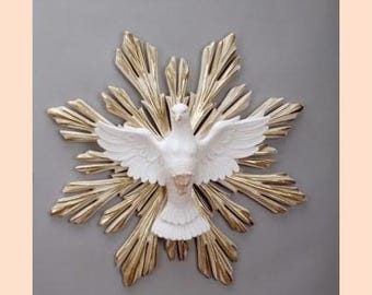 Holy Spirit plaque cm 38 (14.96 inches) in alabaster powder decorated by hand, Italian artisan production