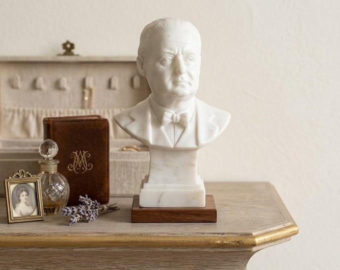 Pietro Mascagni bust sculpture, 11 cm (4.33 inches), in alabaster powder, marble base, handcrafted, made in Italy