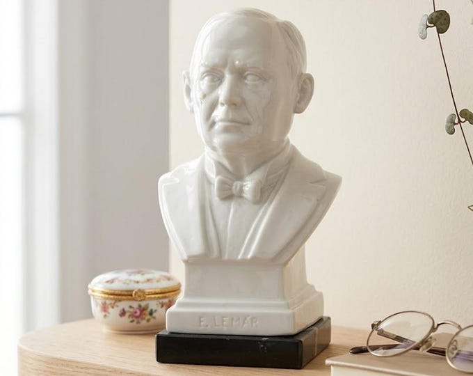 Franz Lehar bust sculpture, 14 cm (5.51 inches), in alabaster powder, marble base, handcrafted, made in Italy