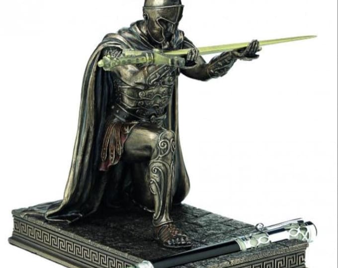Classical sculpture of a Roman Commander, letter opener and pen holder, 18 cm (7.08 inches) in bronzed resin marble, handcrafted, made in Italy