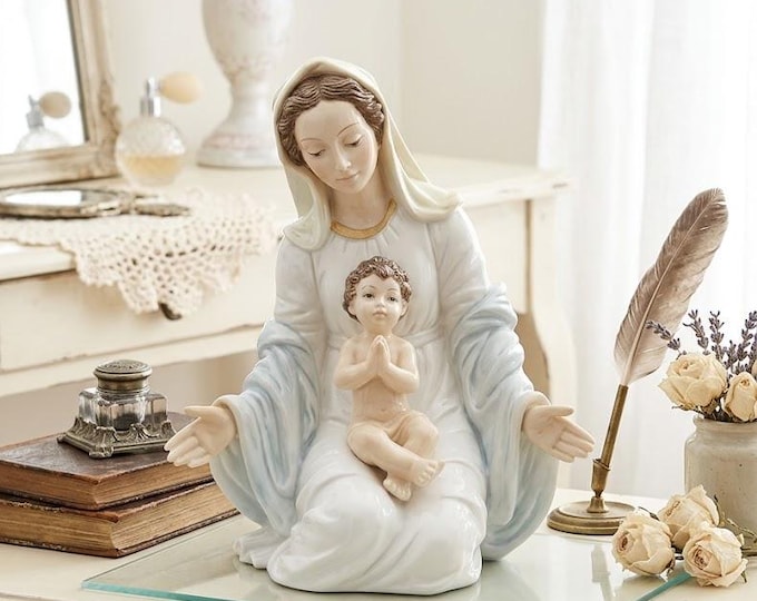 Statue of Our Lady of Joy, 24 cm (9.44 inch) in alabaster powder, hand-decorated, artisanal production, made in Italy