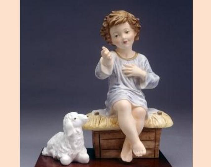 Statue of baby Jesus with lamb cm 25 x 21 (9.84 x 8.26 inches) made of alabaster powder, hand decorated, made in Italy
