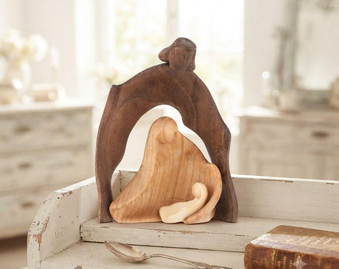 Nativity scene group carved in Valgardena wood in natural wood, Holy Family, various sizes, Italian artisan production