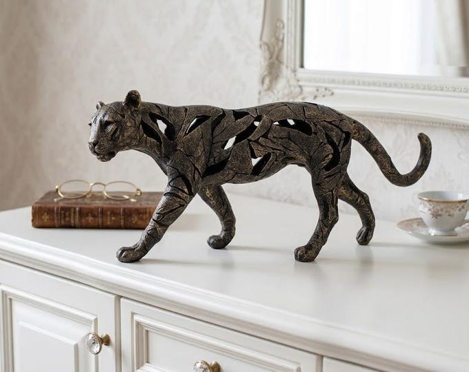 Classical modern style Panther sculpture, 18 x 44 cm (7.08 x 17.32 inches) in bronzed resin marble, handcrafted in Italy
