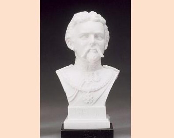 Bust sculpture of Ludwig II of Bavaria cm 14 (5.51 inches) in alabaster powder marble base, handcrafted, made in Italy