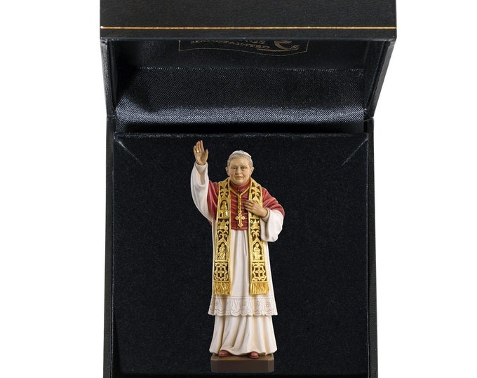 Statue of Pope Benedict XVI with deluxe case carved in Valgardena wood and hand-decorated, of Italian artisan production