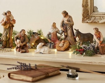 Nativity scene carved in Valgardena wood and decorated by hand, composed of 11 pieces, various sizes, Italian artisan production