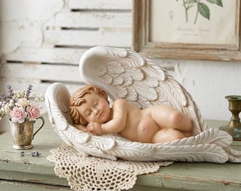 Protection angel, carved in Valgardena wood and hand-decorated, Italian artisan production