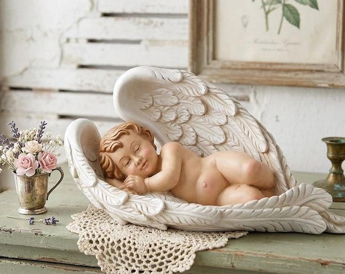 Protection angel, carved in Valgardena wood and hand-decorated, Italian artisan production