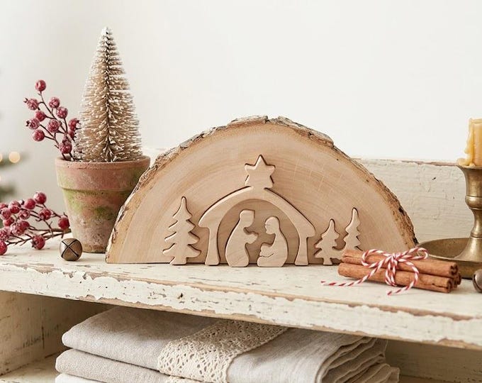 Nativity scene 23 cm (9.06 inches) carved in Valgardena wood, interlocking characters, handcrafted in Italy