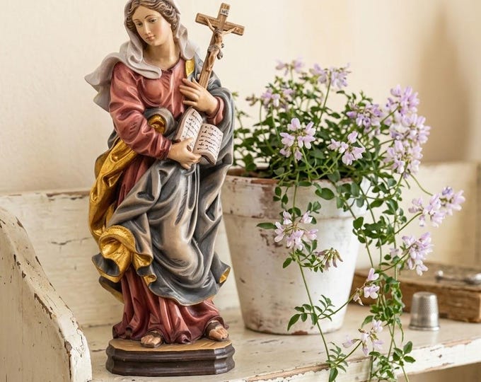 Sculpture of Saint Catherine by Fieschi Adorno from Genoa, carved in Valgardena wood, hand-decorated, artisanal Italian production.