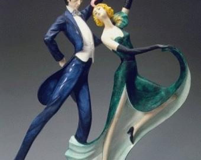 Art Nouveau Style Sculpture Tango Dancers, cm 52 (20.5 inch) in alabaster powder, wooden base, hand painted, made in Italy