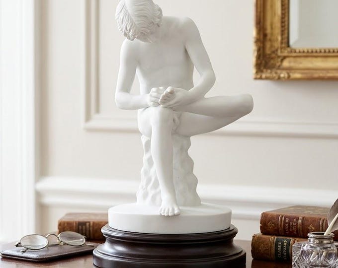 Classical sculpture " Fedelino Spinario ", in alabaster powder, 36 x 23 cm (14.17 x 9.05 inches) handcrafted in Italy