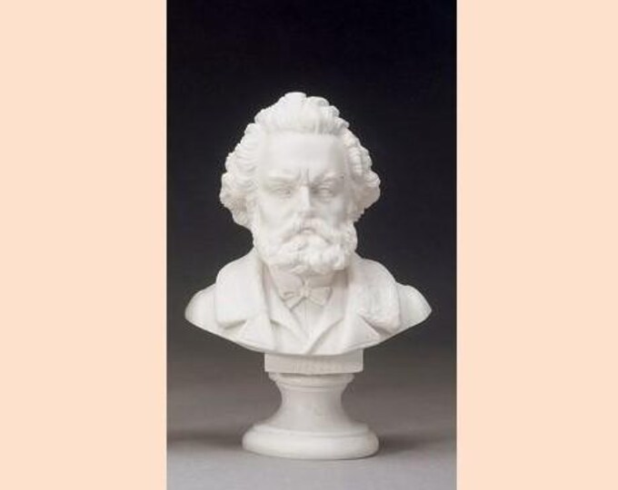 Bust sculpture of Giosuè Carducci cm 18 (7.08 inches) in alabaster powder, handcrafted, made in Italy