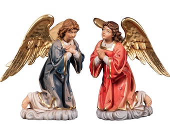Pair of kneeling angel sculptures, carved from Valgardena wood and decorated by hand, handcrafted in Italy, various sizes.