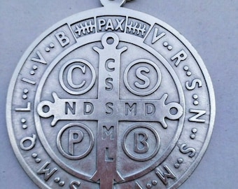 Medal of St. Benedict of Norcia in metal measures diameter 10 cm (3.93 inches) of Italian artisan production various quantities