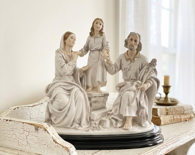 Statue of the Holy Family by Murillo, 35 cm (13.77 inches), made of alabaster powder, with a wooden base, hand-decorated, made in Italy
