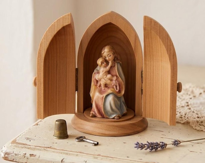 Statue of the Madonna with child in niche 10 cm (3.93 inches), carved in Valgardena wood, hand-decorated, Italian production