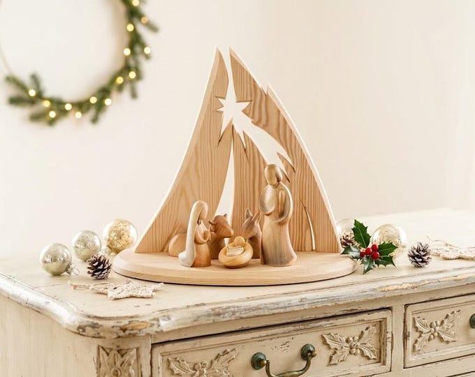 Complete 6-piece Modern Art nativity scene, carved from Valgardena wood and hand-decorated, various sizes available, artisanal production