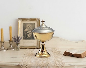 Liturgical ciborium for Eucharistic celebration made of silver plated 21 cm (8.26 inches) of Italian artisan production