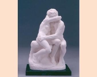 Classic sculpture "The Kiss by Rodin", cm 27 (10.62 inches) in alabaster powder, marble base, handcrafted, made in Italy