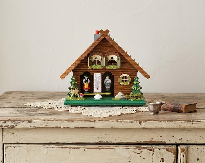 Alpine chalet timepiece house handmade in maple wood 16 cm (6.30 inch) of Italian artisan production