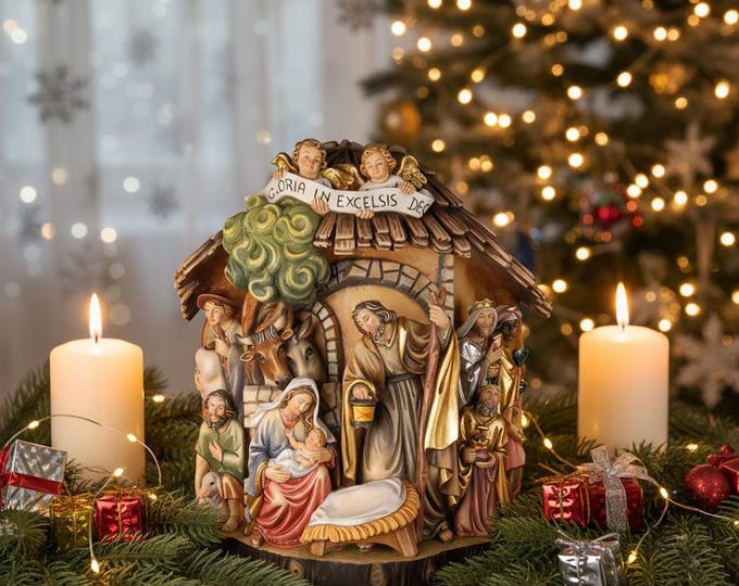 Nativity scene carved in Valgardena wood and hand-decorated, various sizes, Italian artisan production