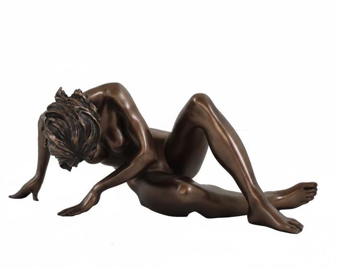 Classic sculpture Nude of a Woman unshakeable, 8 cm (3.14 inches) in bronzed resin marble, handcrafted in Italy