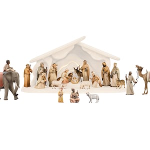 Complete nativity scene 24 pieces (without stable) carved in Valgardena wood, decorated by hand, various sizes, Italian artisan production