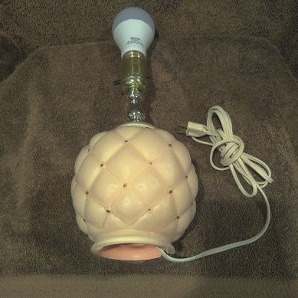 1950's Pink Satin Glass Quilted Pineapple Leviton Vanity Boudoir Lamp Light