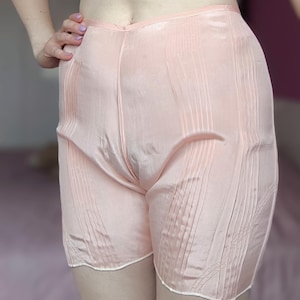 Exquisite Original 1920s 1930s Art Deco Handsewn Pink Silk Lingerie Bottoms Knickers