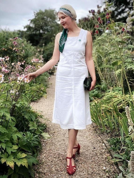 Gorgeous Genuine 1930s White Crisp Cotton Tennis Dress With Green Glass Art  Deco Button Size Small - Etsy