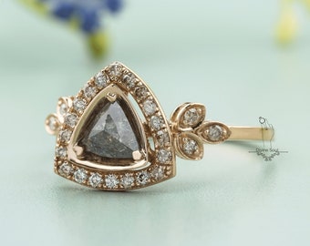 Natural Salt and Pepper trilliant diamond Ring. Vintage Triangle Diamond Ring. Rose Gold Engagement Ring. Shield diamond ring with petal