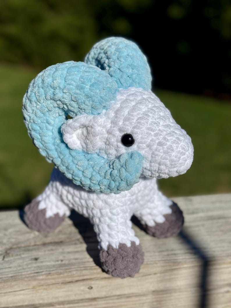 Large UNC Rameses Plushie bild 1