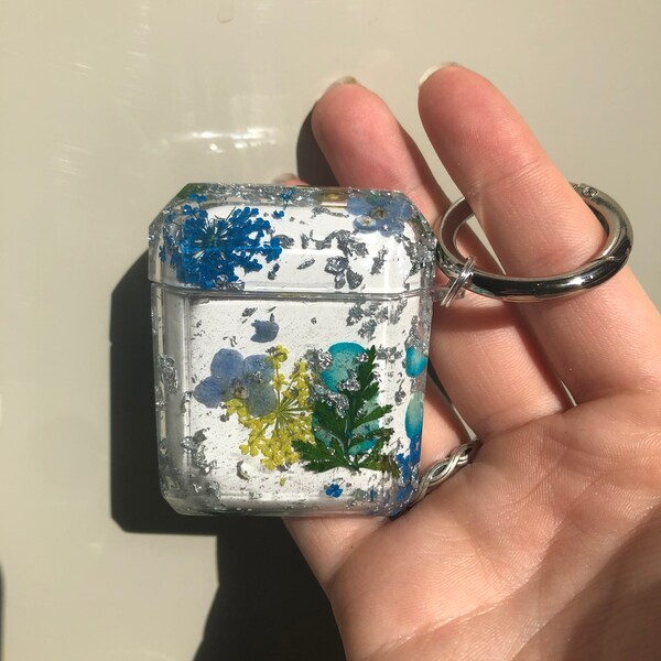Blauwe bloem hars AirPod Case
