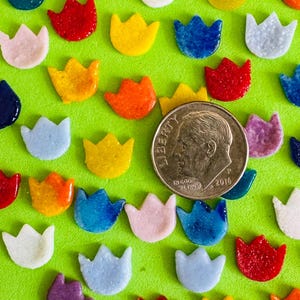 COE 96 fused glass, flower parts, tulips, lilies, bells, mixed colors, 3/8 inch - pack of 24