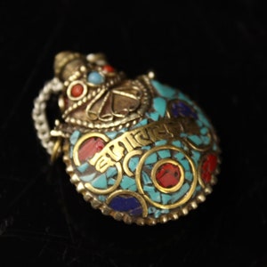 Collectible tibet carving Hollow delicate devout kirin pendant 