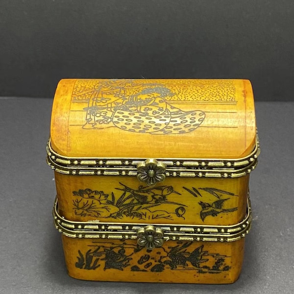 Chinese antique hand-carved painted beauty pattern bone box ornament,beautiful in shape