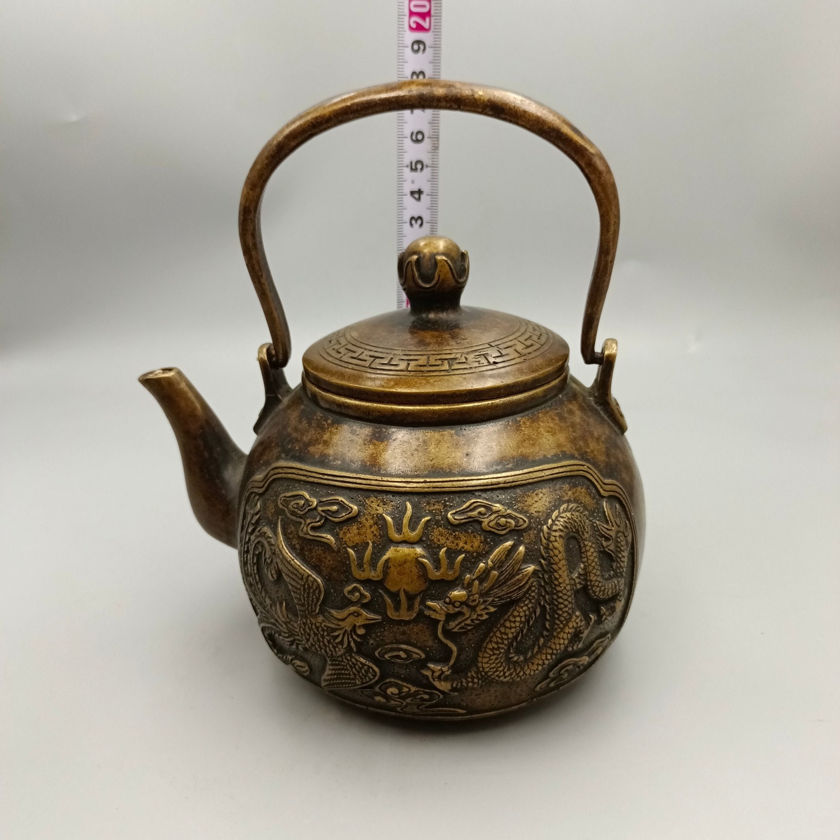中国　玉石翡翠彫刻　飾壷　約530g　唐木台付　D　R8759 中国 玉石翡翠彫刻 飾壷 約530g 唐木台付 D R8759