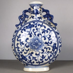 China Blue and white porcelain vase Pure hand-painted ceramic flower vase with lotus pattern