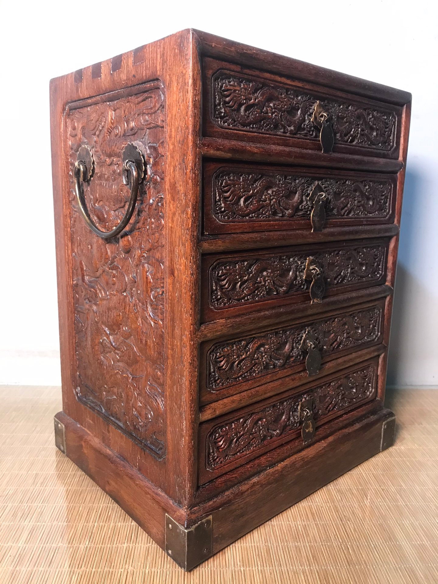 Chinese Antique Handcrafted Large Rosewood Dragon Pattern